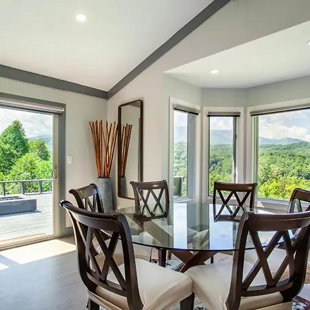 Mountain Nature Retreat -Hot Tub, Sauna, Game Room